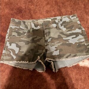 Low rise Camo Shorts
